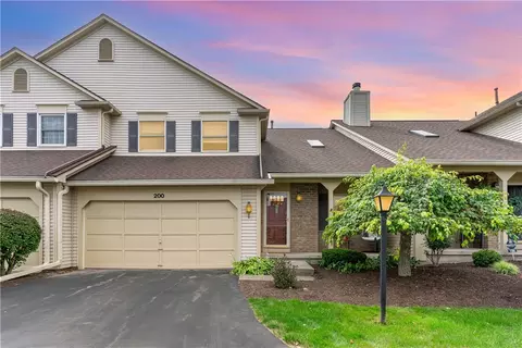 200 Lac Kine Dr, Rochester, NY 14618