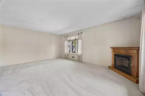 Living - 689 Maple Dr, Webster, NY 14580 photo 4 of 5