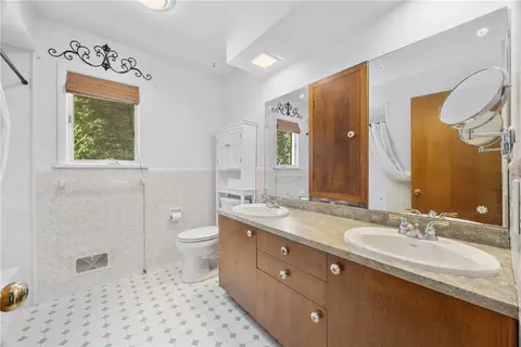 Bath - 689 Maple Dr, Webster, NY 14580 photo 1 of 2