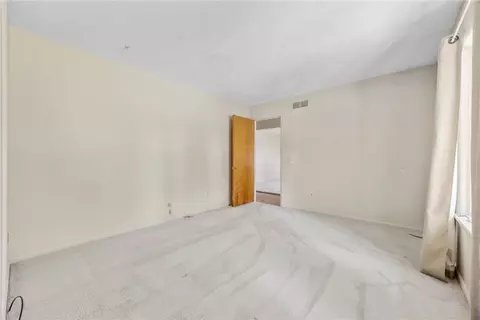 Bedroom - 689 Maple Dr, Webster, NY 14580 photo 4 of 4