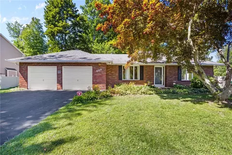 689 Maple Dr, Webster, NY 14580