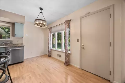 Entry Way - 689 Maple Dr, Webster, NY 14580 photo 2 of 3