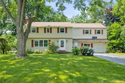 37 Hawley Dr, Webster, NY 14580