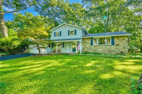 Exterior - 696 Summit Dr, Webster, NY 14580 photo 5 of 10
