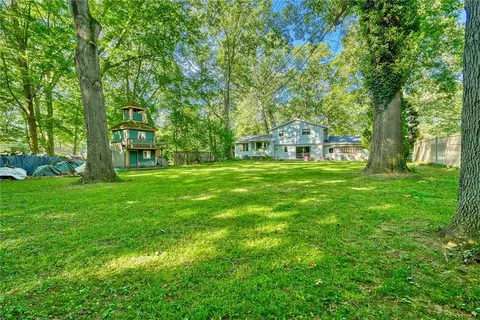 Exterior - 696 Summit Dr, Webster, NY 14580 photo 10 of 10