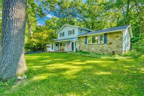 Exterior - 696 Summit Dr, Webster, NY 14580 photo 4 of 10