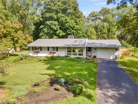 478 Marsh Rd, Pittsford, NY 14534