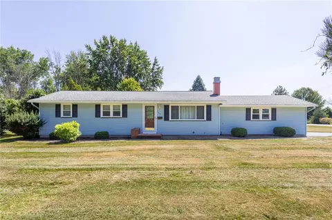 195 Kuhn Rd, Greece, NY 14612