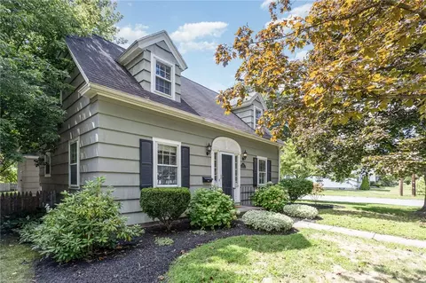 Exterior - 121 Burwell Rd, Irondequoit, NY 14617 photo 2 of 9