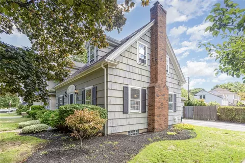 Exterior - 121 Burwell Rd, Irondequoit, NY 14617 photo 6 of 9