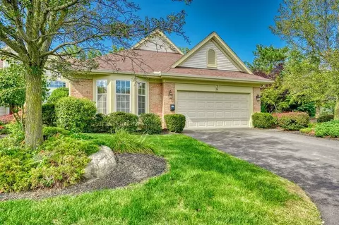 26 Magnolia Ln, Webster, NY 14580
