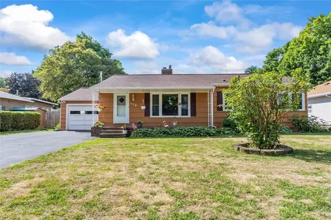 456 Brookview Dr, Irondequoit, NY 14617
