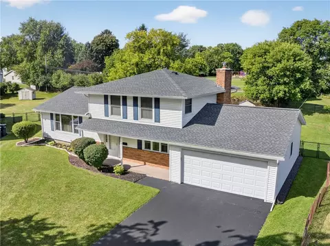 55 Noel Dr, Gates, NY 14606