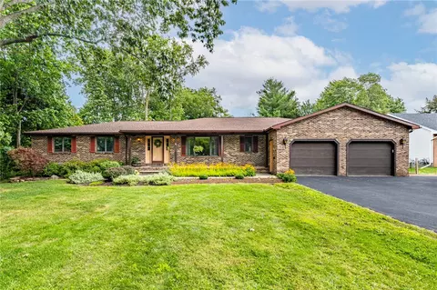 254 Mobile Dr, Greece, NY 14616