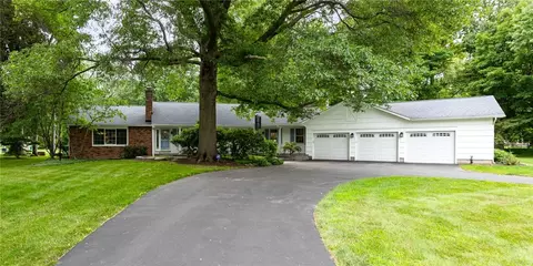 24 Countryside Rd, Perinton, NY 14450