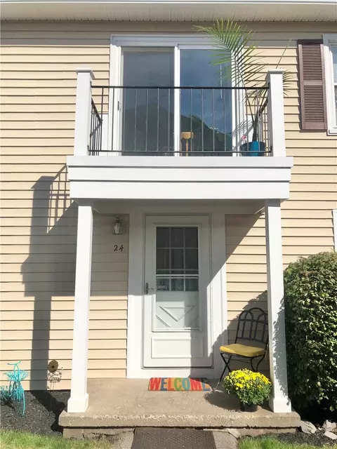 24 Arrowhead N, Perinton, NY 14450