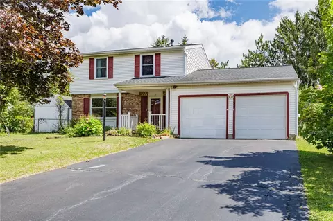 34 Prairie Trl, West Henrietta, NY 14586