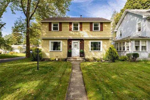146 Leland Rd, Irondequoit, NY 14617