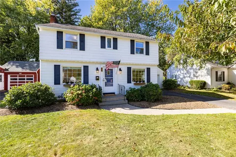 95 Mayville Ln, Irondequoit, NY 14617