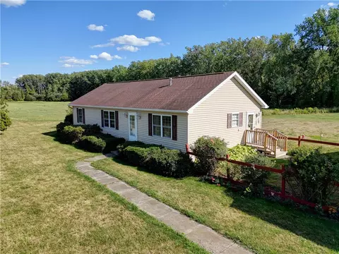 3325 Hindsburg Rd, Murray, NY 14411