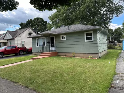 59 Massey Dr, Rochester, NY 14611