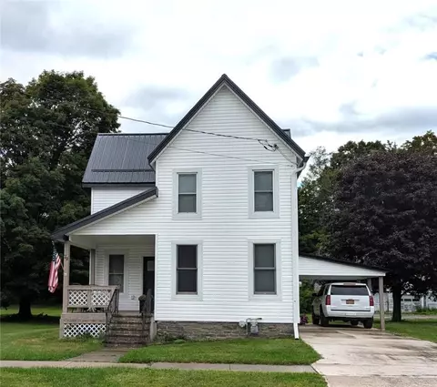 79 Liberty St, Walton, NY 13856