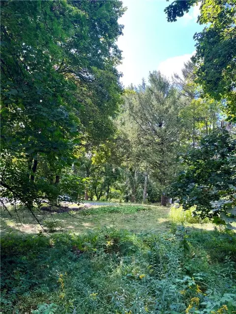 10 Lonesome Rd, Perinton, NY 14450