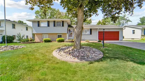 15 Currier Ln, Gates, NY 14624