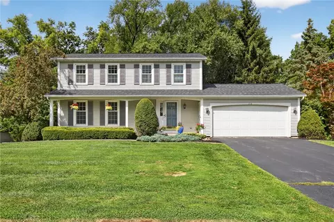 218 Applewood Dr, Greece, NY 14612