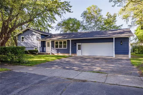 610 Fetzner Rd, Greece, NY 14626