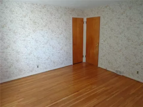 Bedroom - 155 Knapp Ave, Irondequoit, NY 14609 photo 2 of 6