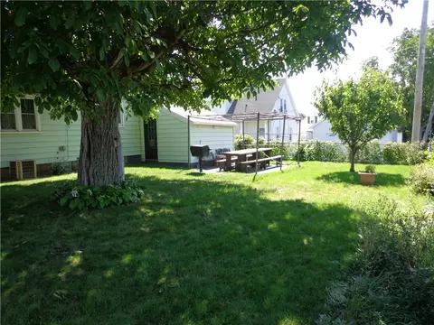 Exterior - 155 Knapp Ave, Irondequoit, NY 14609 photo 6 of 9