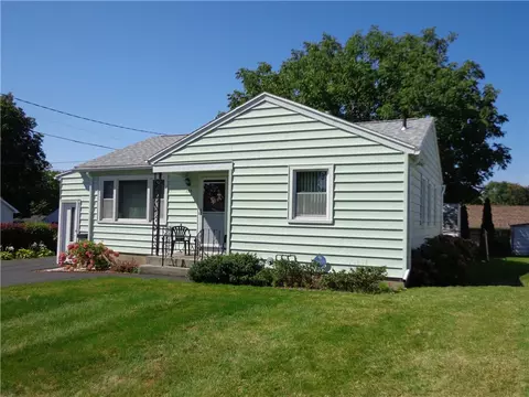 Exterior - 155 Knapp Ave, Irondequoit, NY 14609 photo 2 of 9