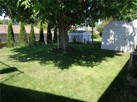 Exterior - 155 Knapp Ave, Irondequoit, NY 14609 photo 5 of 9