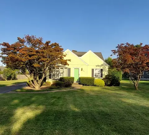 908 N Greece Rd, Greece, NY 14626