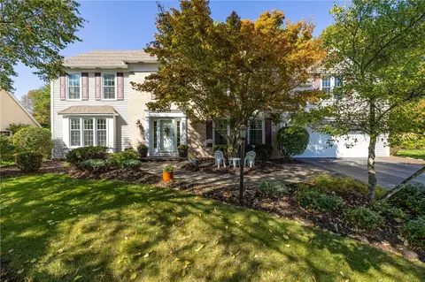 102 Broadmoor Trl, Perinton, NY 14450