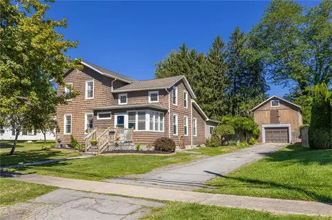 4 Stephens St, Clifton Springs, NY 14432