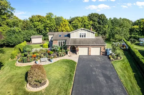 265 Hillary Ln, Penfield, NY 14526