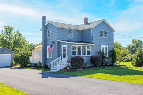 9195 Summit Street Rd, Le Roy, NY 14482