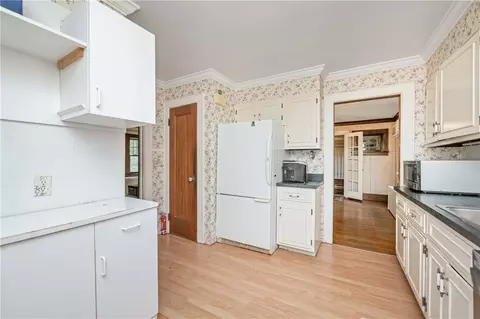 Kitchen - 3902 Culver Rd, Irondequoit, NY 14622 photo 3 of 4