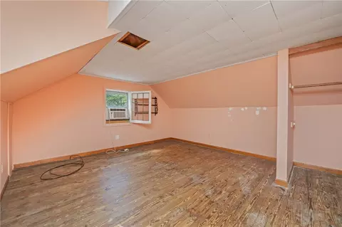 Bedroom - 3902 Culver Rd, Irondequoit, NY 14622 photo 7 of 8