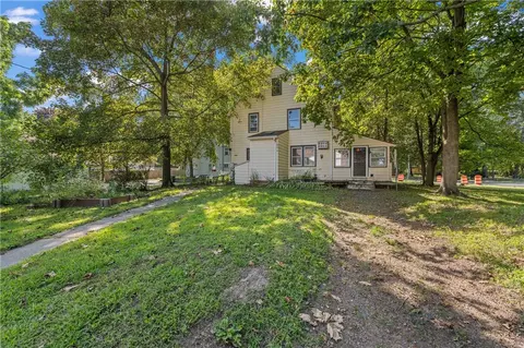 Exterior - 3902 Culver Rd, Irondequoit, NY 14622 photo 5 of 9