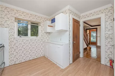 Entry Way - 3902 Culver Rd, Irondequoit, NY 14622 photo 3 of 5