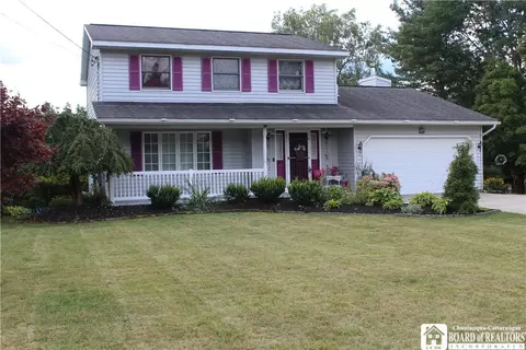 47 Spas Dr, Springville, NY 14141