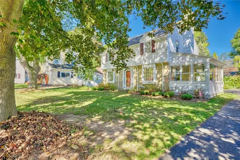 248 Chestnut Hill Dr, Irondequoit, NY 14617