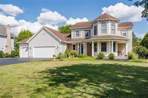 20 Ironwood Dr, Perinton, NY 14450