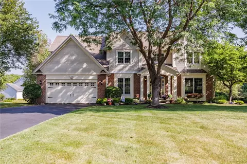 21 Wren Field Ln, Pittsford, NY 14534