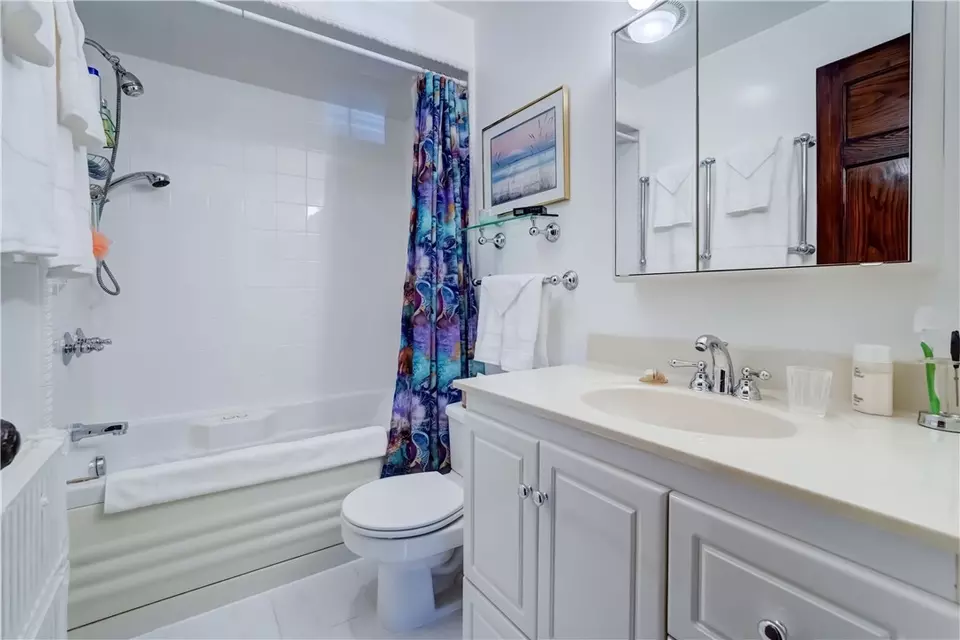 Bath - 77 Harper St, Rochester, NY 14607 photo 2 of 3