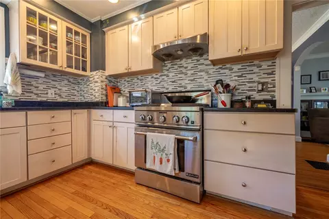 Kitchen - 61 Wimbledon Rd, Irondequoit, NY 14617 photo 3 of 5