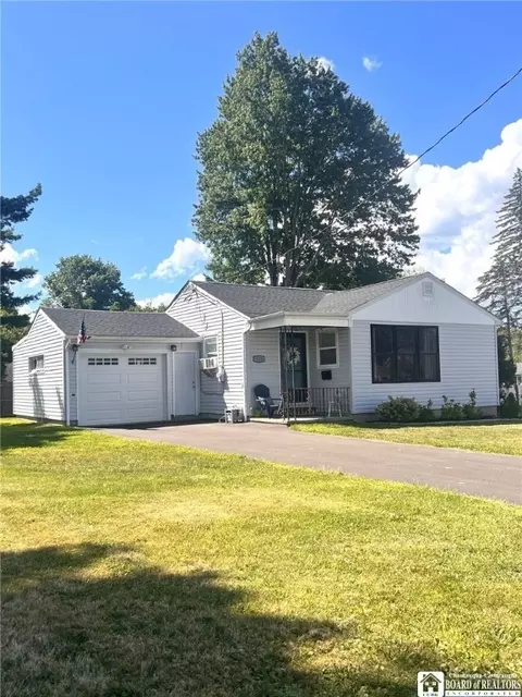 239 Connecticut Ave, Jamestown, NY 14701